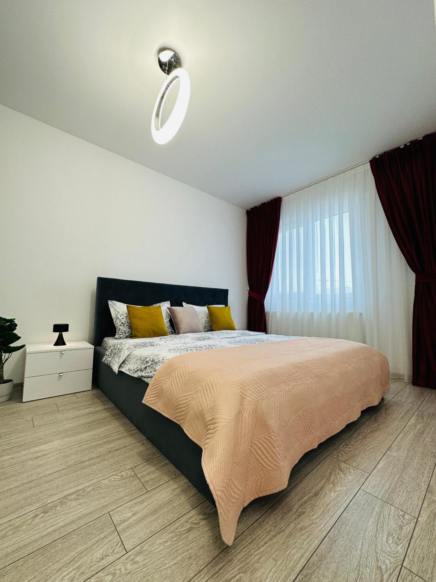 Palas Retreat - Q Residence Iasi Luaran gambar
