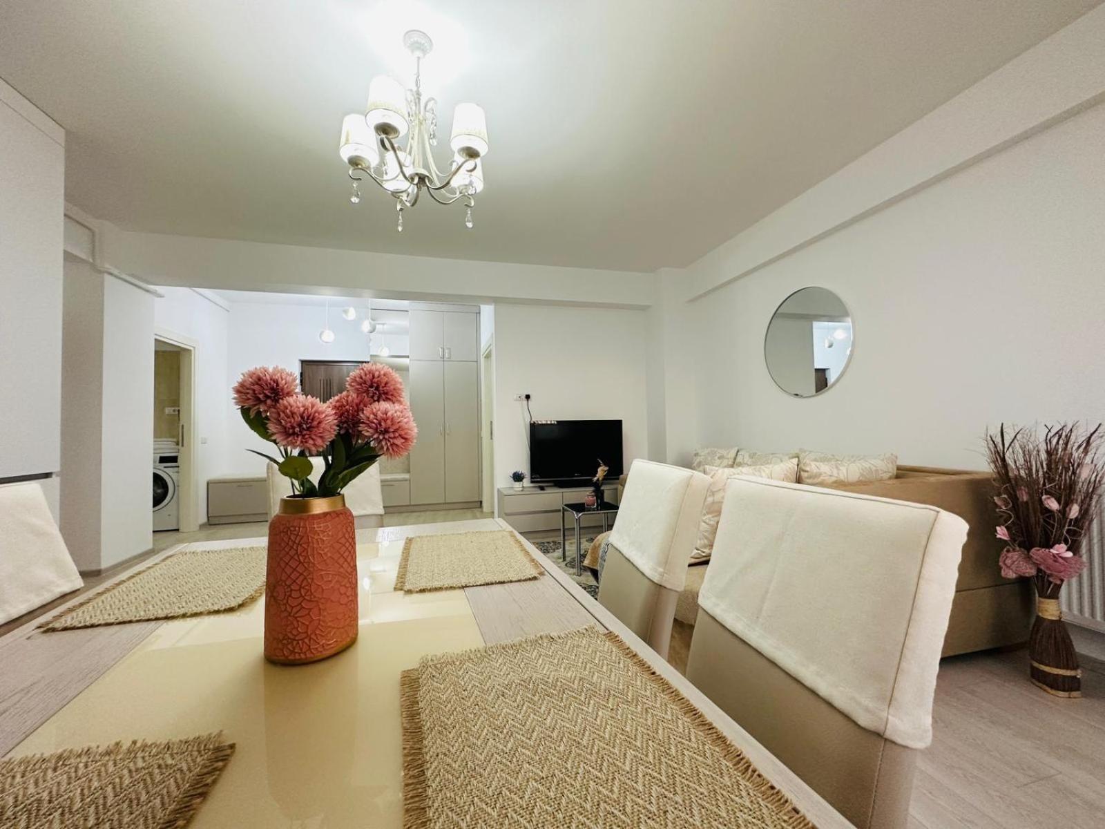 Palas Retreat - Q Residence Iasi Luaran gambar