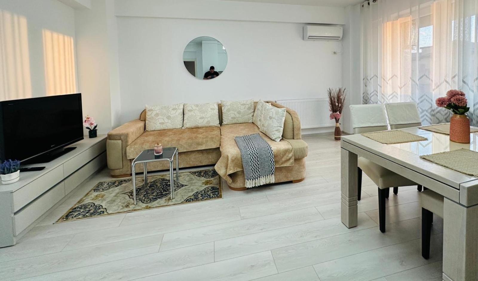 Palas Retreat - Q Residence Iasi Luaran gambar