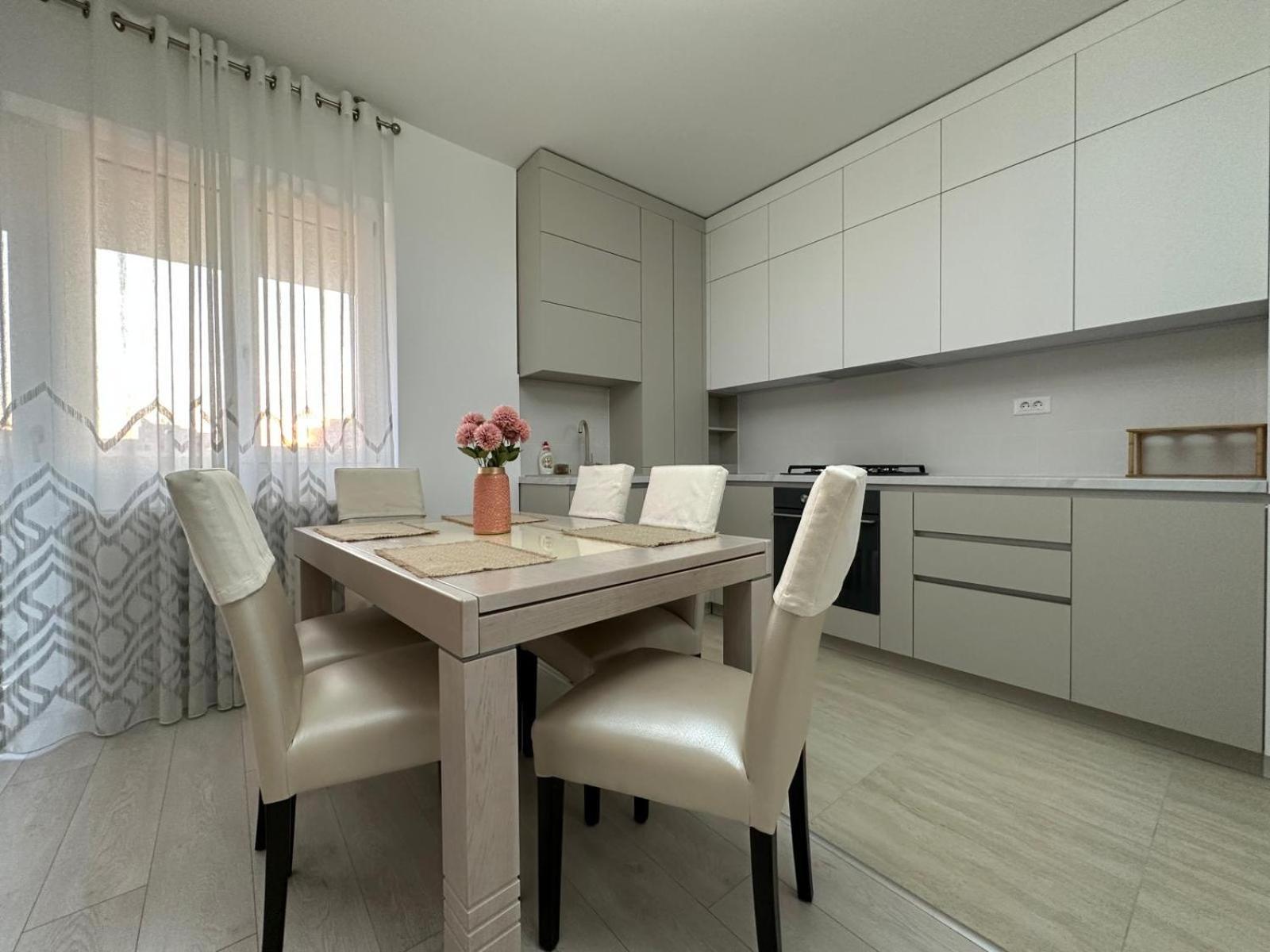 Palas Retreat - Q Residence Iasi Luaran gambar